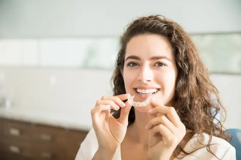 Invisalign ile trwa leczenie?