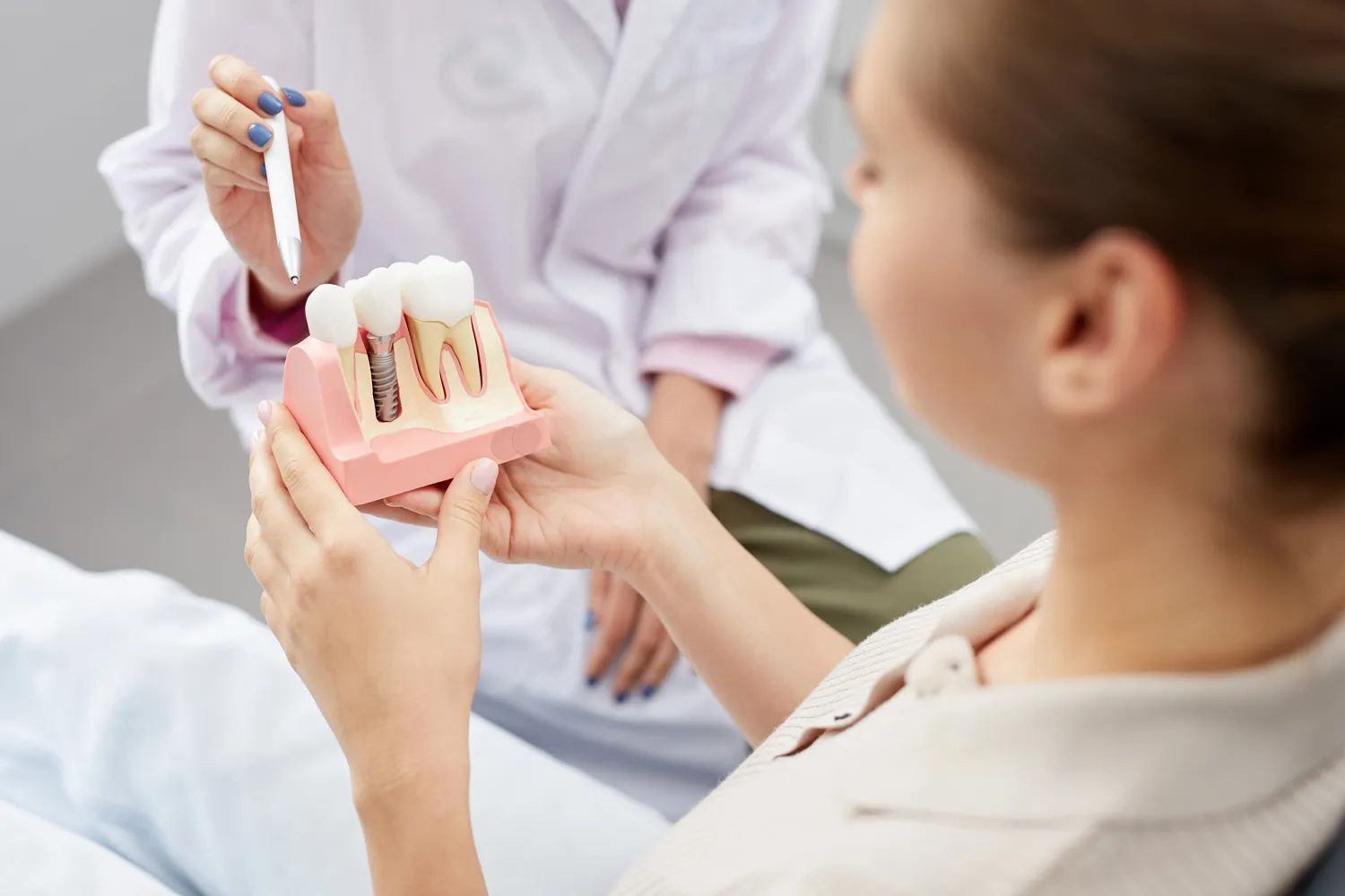 Rodzaje implantów zębowych